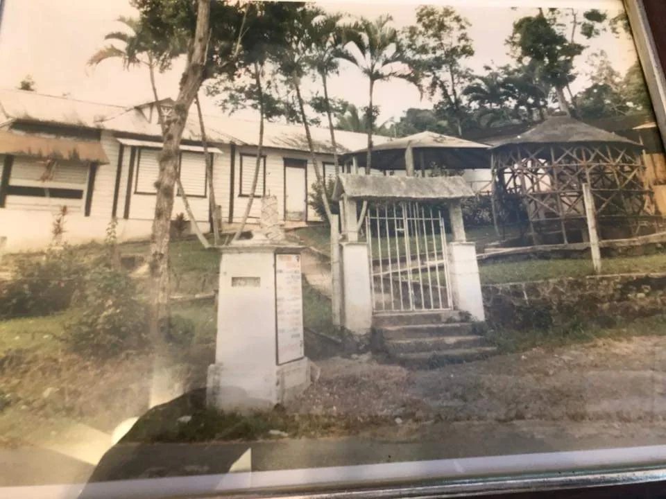 Fotografía histórica del edificio de la Iglesia Cristiana Discípulos de Cristo en Barranquitas
